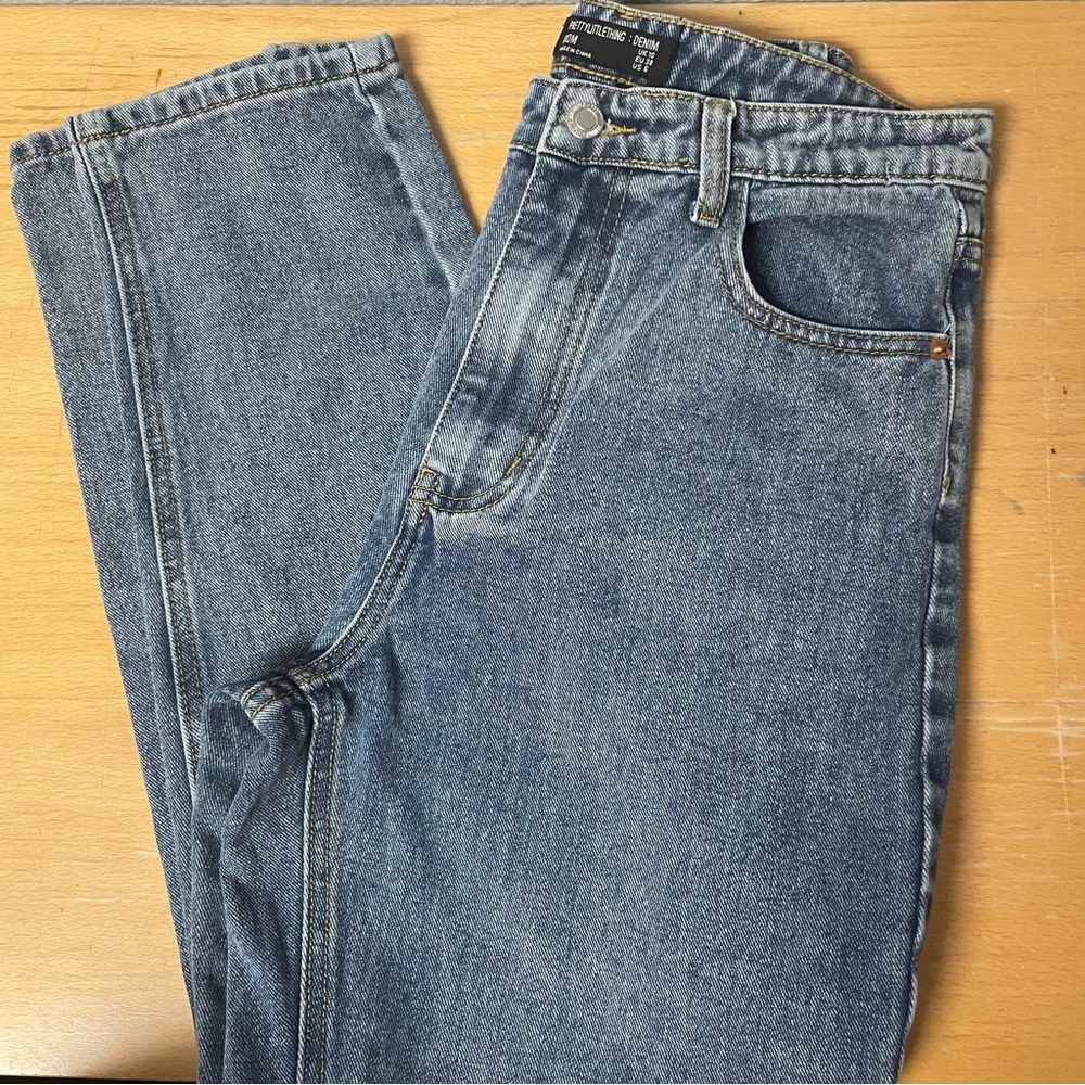 Pretty Little Thing, Mom Jeans